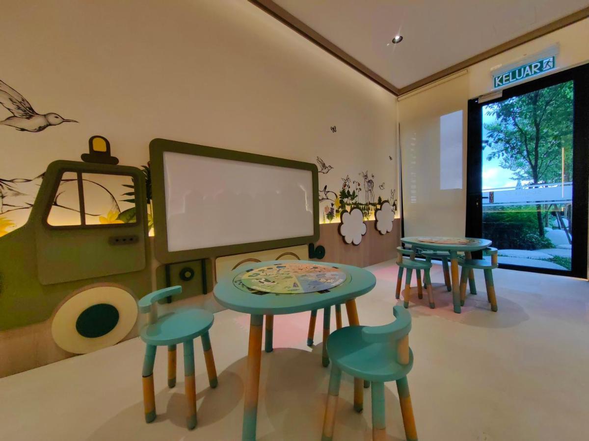 Scarletz Suites At Klcc By Veedu Hauz Куала Лумпур Екстериор снимка